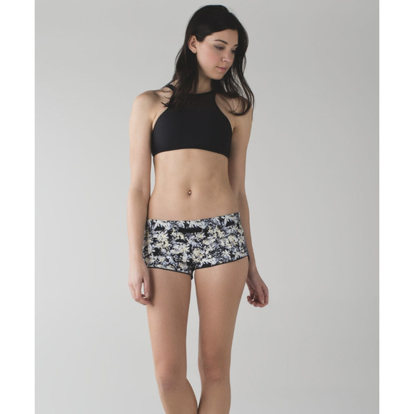 Lululemon Reversible Beach Water Shorts 6 NWOT - Picture 3 of 14